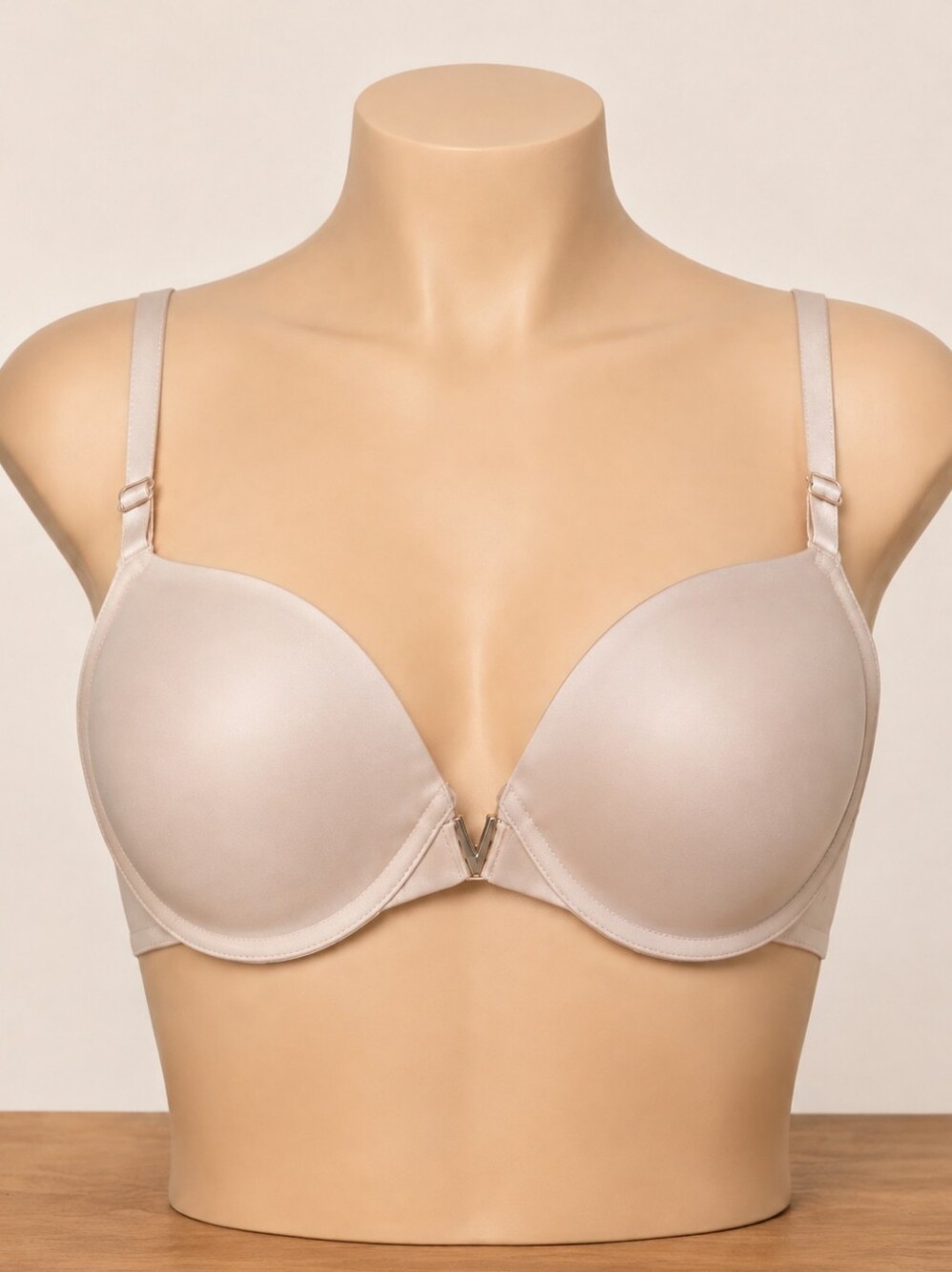 Victoria's Secret Light Nude Plunge Bra